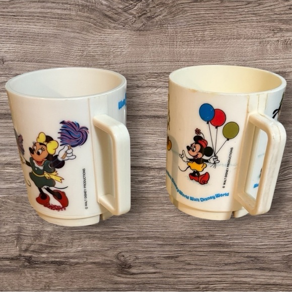 Vintage Disney Plastic Cups - Made in USA by deka - Picture 9 of 10